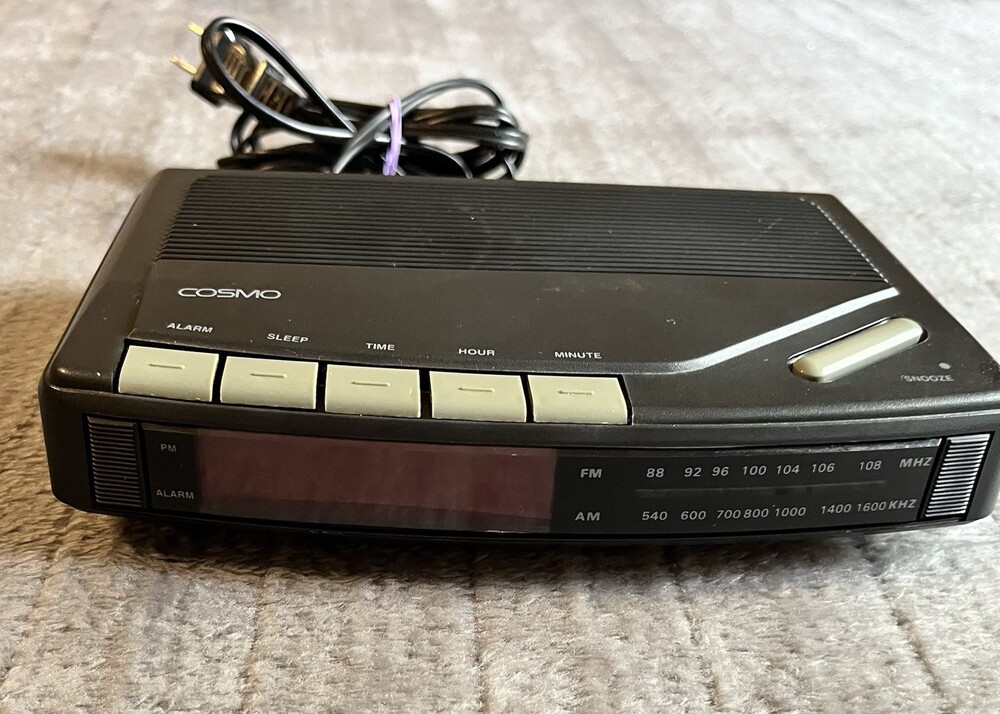 Cosmo Vintage AM/FM Clock Radio and Alarm with Snooze Function